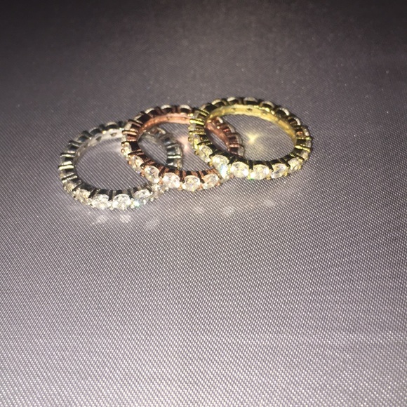 Jewelry - Set of 3 stackable rings Jlo